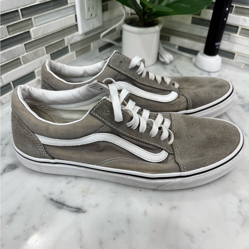 Vans Men's Gray and White Suede Sneakers size 11